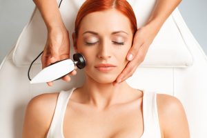 Épilation laser, épilation définitive, injections Botox, acide hyaluronique, cryolipolyse, rajeunissement cutané, relâchement cutané, taches pigmentaires, couperose, erythrose, lasers, traitements vasculaires, détatouage, radiofréquence, LED, membres inférieurs, val d’Europe, serris, 77700