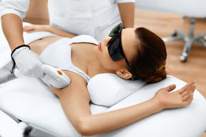 Épilation laser, épilation définitive, injections Botox, acide hyaluronique, cryolipolyse, rajeunissement cutané, relâchement cutané, taches pigmentaires, couperose, erythrose, lasers, traitements vasculaires, détatouage, radiofréquence, LED, membres inférieurs, val d’Europe, serris, 77700